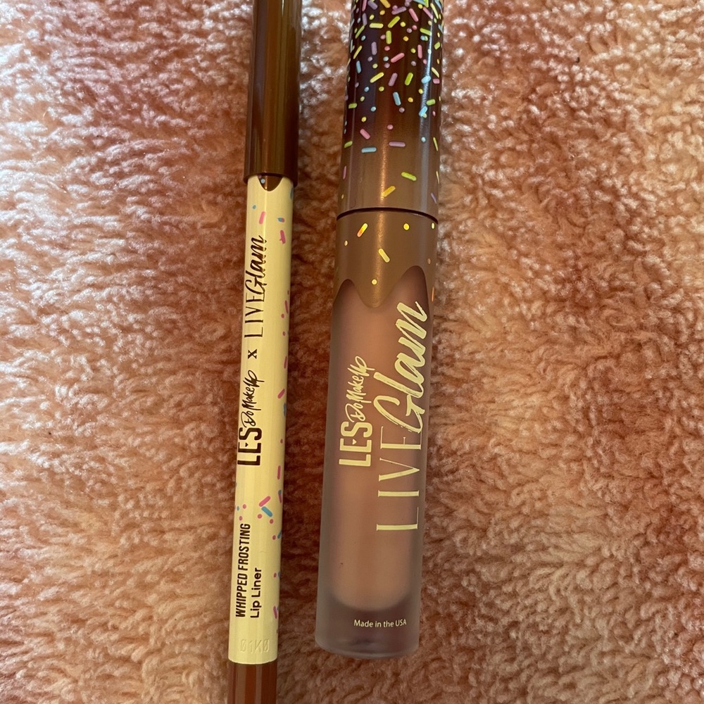 LesDoMakeup bake my day lip liner , lipstick